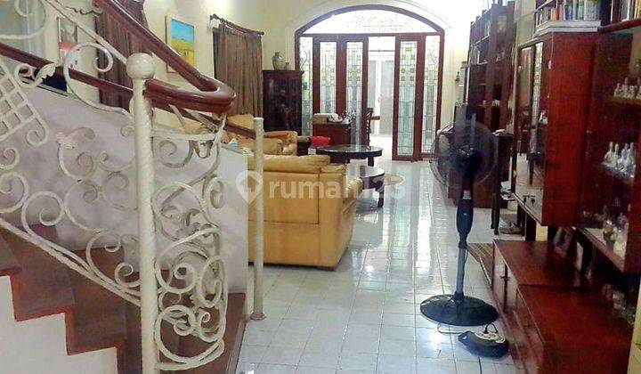 Dijual Rumah Asri Jl Cikini Jakarta. Harga Menarik.  4