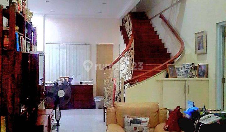 Dijual Rumah Asri Jl Cikini Jakarta. Harga Menarik.  6