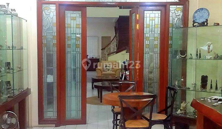 Dijual Rumah Asri Jl Cikini Jakarta. Harga Menarik.  8