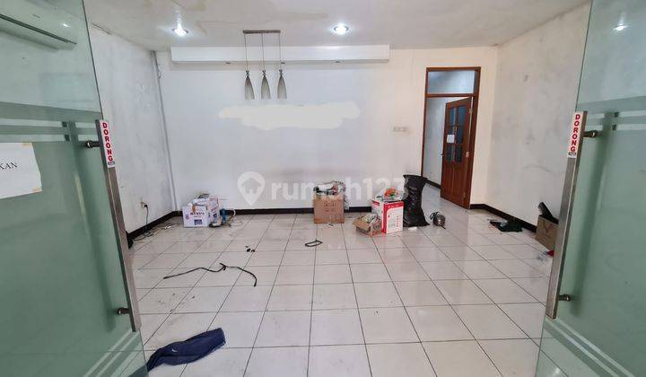 Disewakan Ruko Pinggir Jalan Raya utama  Pasar Baru Jakarta Pusat 3