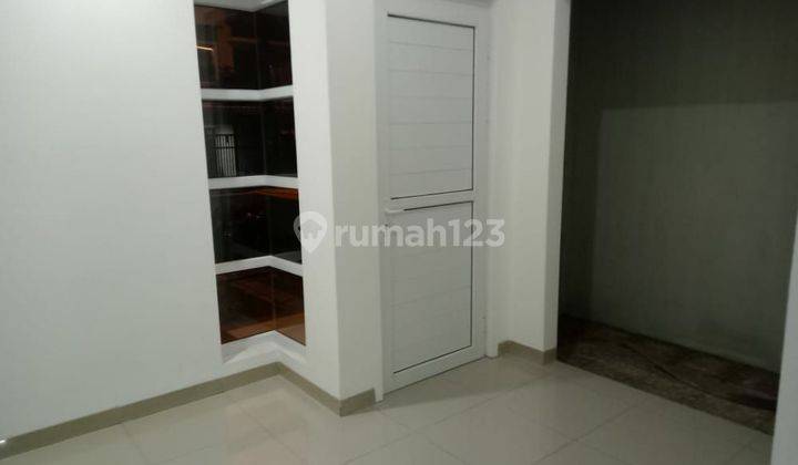 Disewakan Rumah Fresh / Baru Renofasi Permata Buana Puri Indah Jakarta Barat 1