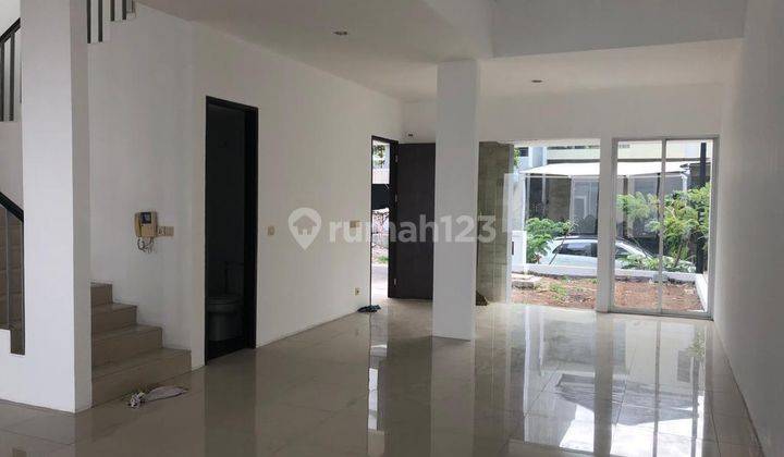 Rumah di Citra 6
Jakarta barat 2 Lantai Barat Daya 2