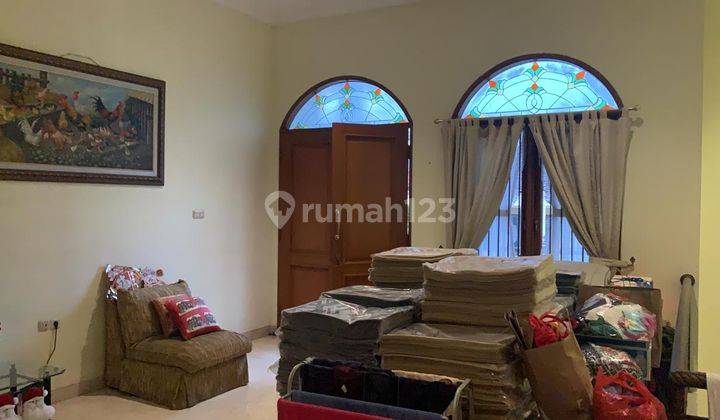 Dijual cepat Rumah hoek taman surya 3 2 Lantai SHM Sudah Renovasi Timur Laut 1