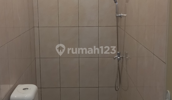 Rumah 2 Lantai Strategis Fasilitas Smart Home