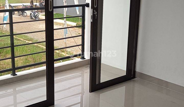 Rumah 2 Lantai Strategis Fasilitas Smart Home