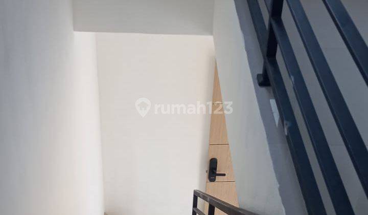 Rumah exclusive mezanine 1.5 lt fasilitas smart home CCTV disetiap rumah bonus Kanopi