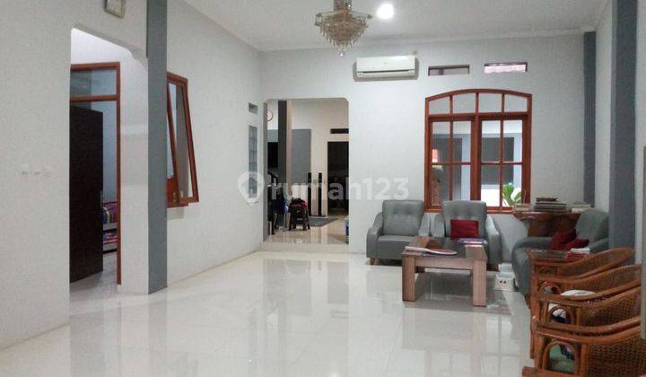 Dijual rumah siap huni dan nyaman , dengan lokasi privacy  1