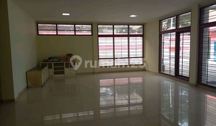 Dijual Rumah+ruang Usaha Di Cikutra