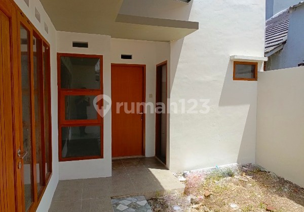 For Sale Ready-to-Occupy House Strategic Location Within Ciganitri Cluster, Bojongsoang Ref.05266