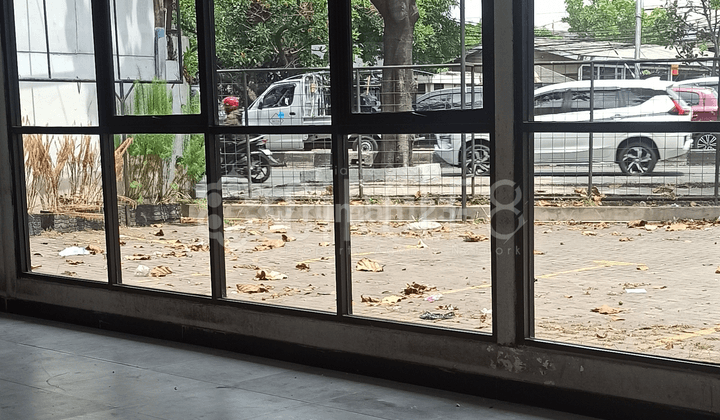 Ruang Usaha Ex Caffe Mainroad Soekarno Hatta Bandung Ref.04256 2