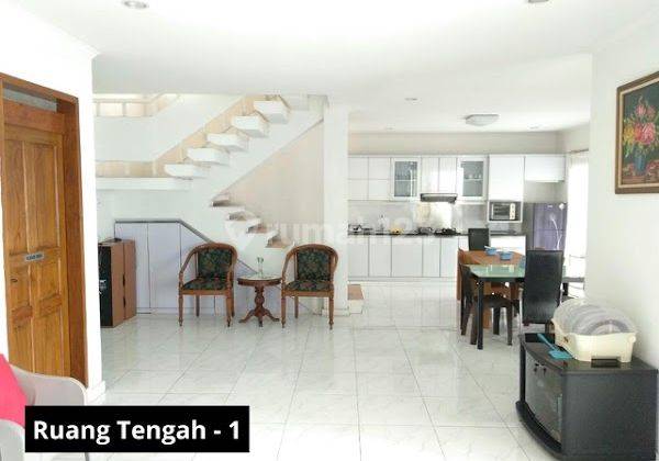 Rumah Bagus Main Road di Dago, Cocok Untuk Tempat Usaha 1