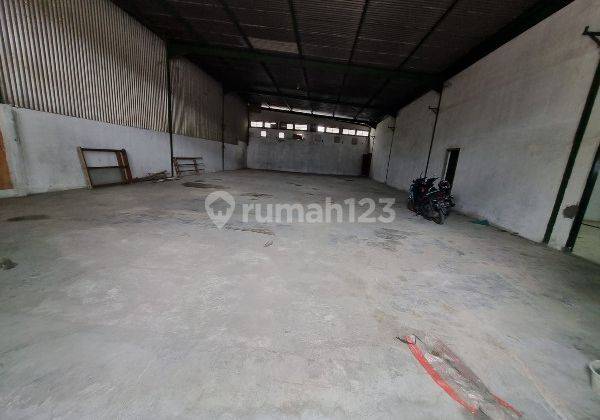 Gudang di Komplek Pergudangan Main Road Jatayu, Komodor Udara Soepadio  1