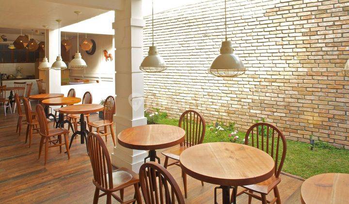 Rumah Dan Ruang Usaha Ex. Bistro Dago Atas, Ir. H. Juanda, Dago 2