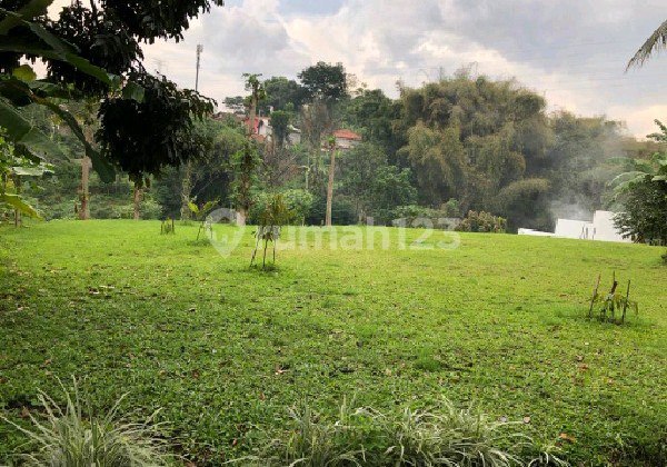 Land for Sale with Bonus Ex-Cafe Building on Main Road Kolonel Masturi, Cimahi Ref.05248