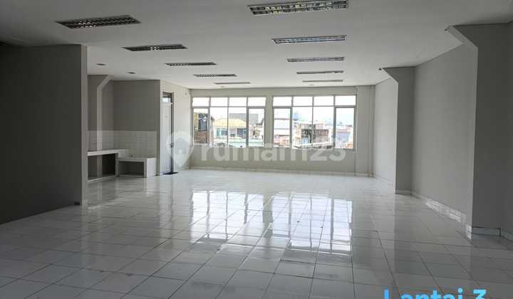 For Rent Commercial Space/3-Story Shop House Pungkur, Moh Toha, Near Itc Kebon Kalapa, Bandung City