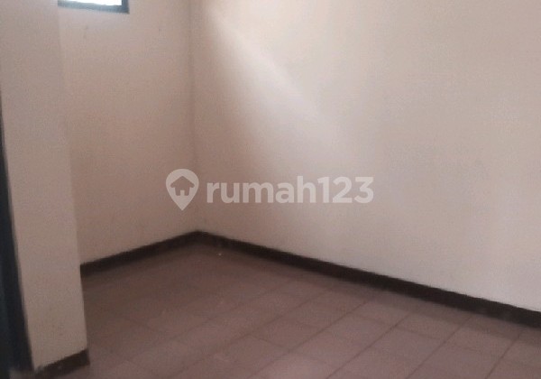 For Sale Ready-to-Occupy 2-Story House Main Road Suitable for Boarding Strategic and Comfortable Location, Cileunyi Ref.05102 2