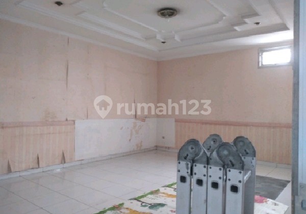 For Sale: Livable House in Sayap Sriwijaya, Twin Ref.05235 For Sale: Livable House in Sayap Sriwijaya, Twin Ref.05235