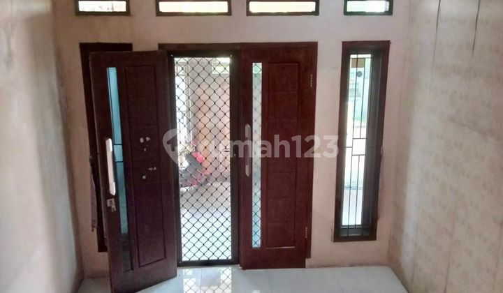 For Sale 2-Story House in Villa Grand Tomang 2