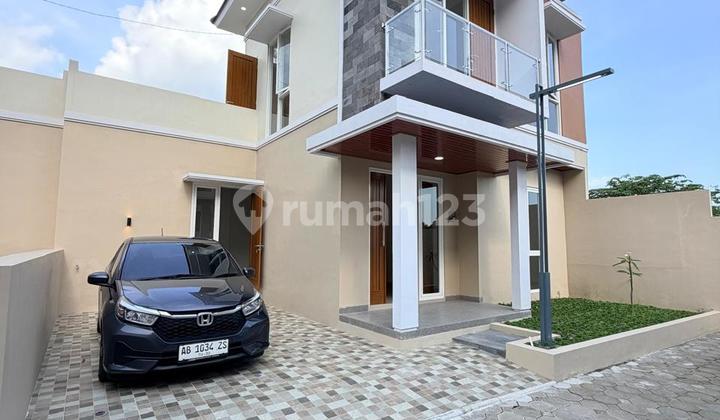 LUXURIOUS 2-STORY MINIMALIST HOUSE - COMFORTABLE LAYOUT IN A CLUSTER NEAR PRAMBANAN HOSPITAL  

3 UNITS