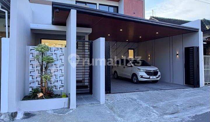 With a large plot of land in Purwomartani, Kalasan, Sleman, near Pamela 7 Supermarket.