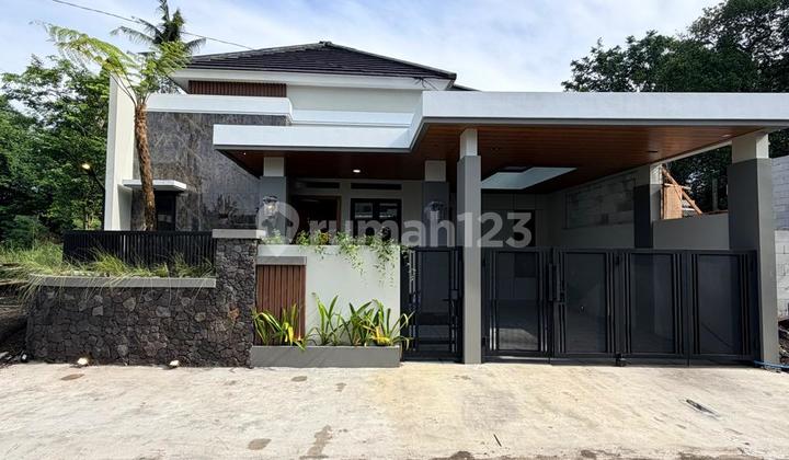 Rumah Baru Tropis Modern - Open Space di Jalan Kaliurang Km. 13 Sukoharjo Ngaglik Sleman Dekat Kampus Uii Rumah Baru Tropis Modern - Open Space di Jalan Kaliurang Km. 13 Sukoharjo Ngaglik Sleman Dekat Kampus Uii