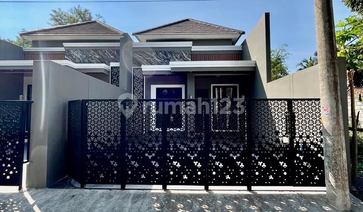 Beautiful New Modern Limasan House on Kaliurang Street Km. 13, Sukoharjo, Ngaglik, Sleman, Near UII Campus Yogyakarta