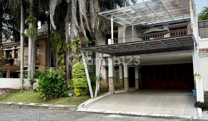 2-Story Luxury House with Large Land in Elite Housing Complex on Jalan Palagan Km 7 Ngaglik Sleman, Near Hyatt Hotel
Price: 4.9 Billion [Negotiable]
-----------------------------------------
Legality: SHM IMB
*Area Magnet:*
*Near Hyatt Hotel
*Near Various Housing Complexes