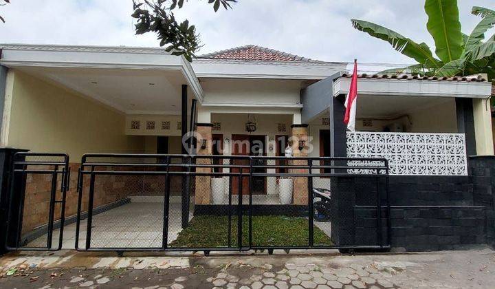 Rumah Cantik Minimalis Dengan Tanah Luas Di Ambarketawang Gamping Sleman

 2