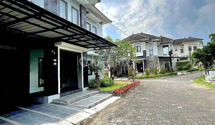 Rumah Mewah Hook2 Lantai Istimewa - Full Furnished Dalam Perumahan Di Condongcatur 2