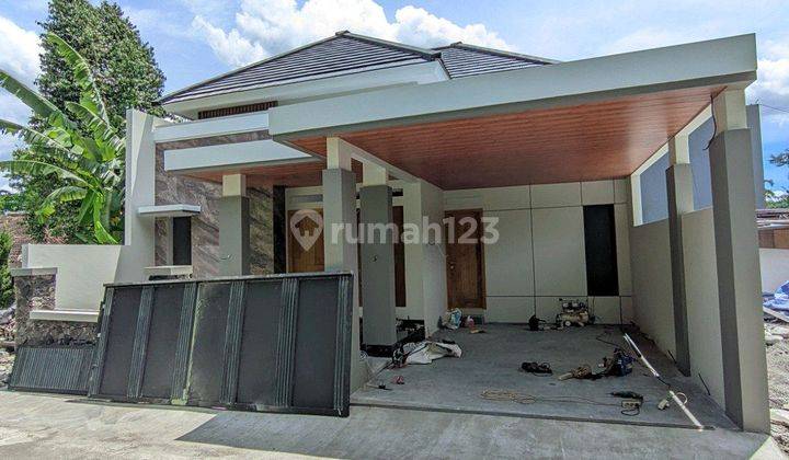 Mencari Rumah Dijual Jogja Dengan Tanah Luas Dan Lingkungan Asri? Rumah Ini Adalah Jawabannya! Berlokasi Di Jl. Kaliurang Km 13 2