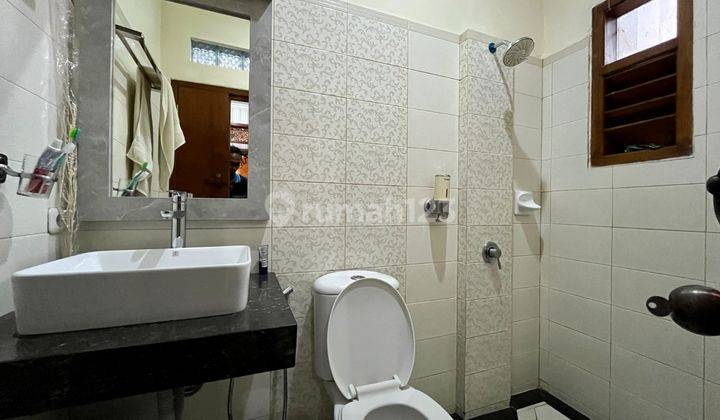 Rumah Mewah Desain Etnik Jawa Bali Modern di Condongcatur Dalam Ring Road Dekat Ampla