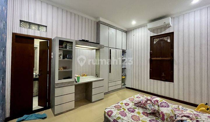 Rumah Mewah Desain Etnik Jawa Bali Modern di Condongcatur Dalam Ring Road Dekat Ampla