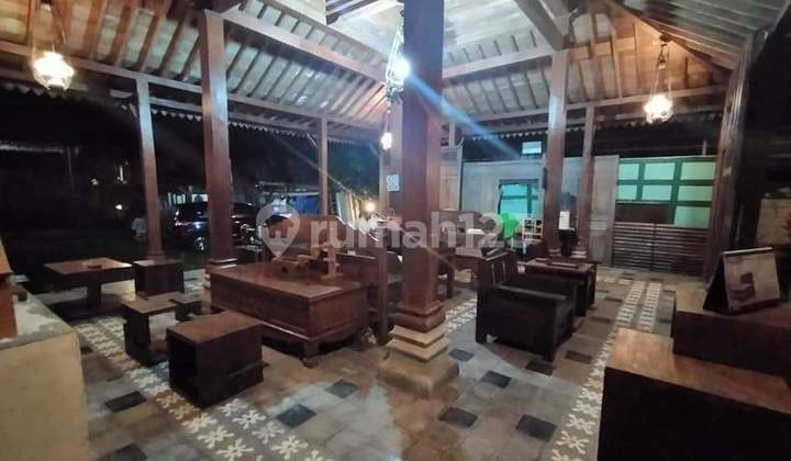 RUMAH JOGLO DI AREA TAJEM MAGUWO YOGYAKARTA