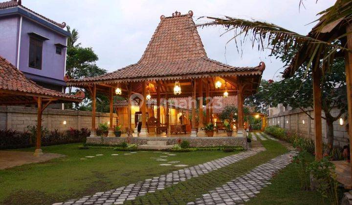RUMAH JOGLO DI AREA TAJEM MAGUWO YOGYAKARTA