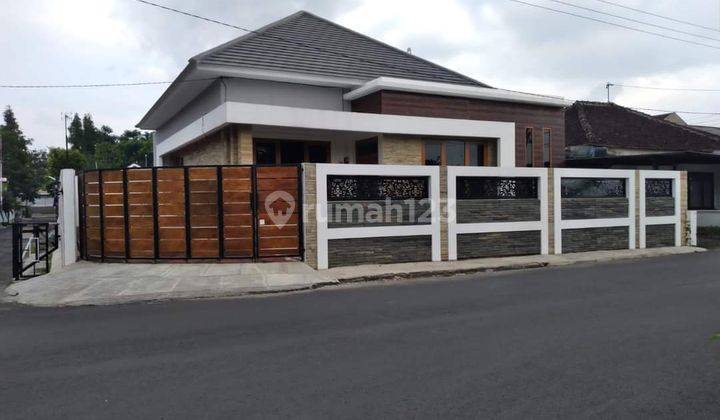 Rumah BARU MEWAH HOOK ISTIMEWA DENGAN TANAH LUAS - TEPI  JALAN ASPAL di KOTAGEDE KOTA JOGJAKARTA SHM Baru 1