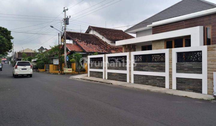 Rumah BARU MEWAH HOOK ISTIMEWA DENGAN TANAH LUAS - TEPI  JALAN ASPAL di KOTAGEDE KOTA JOGJAKARTA SHM Baru 2