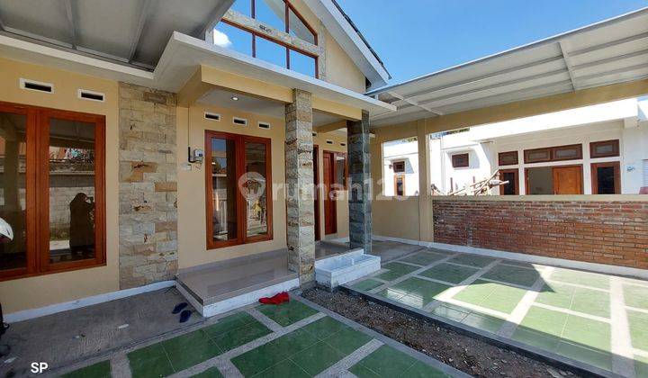RUMAH BARU CANTIK SIAP HUNI ISTIMEWA DEKAT KAMPUS UNISA RINGROAD BARAT SLEMAN 1
