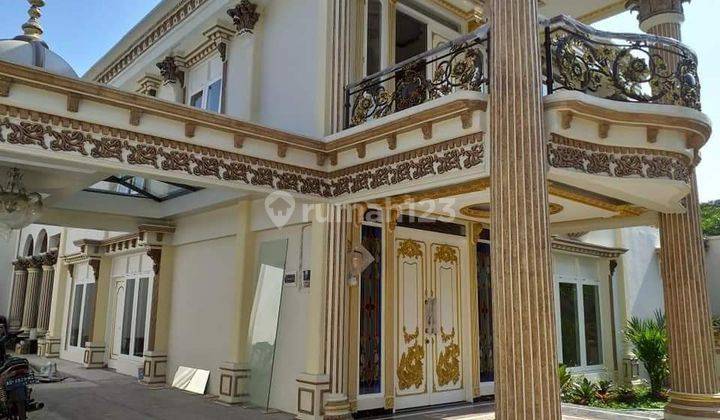 KODE RS841
Dijual rumah klasik di tengah kota dekat GELORA Manahan Solo 
Cuma masuk 25m dari jalan utama 1