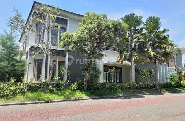 DIJUAL RUMAH MEWAH UTARA UGM DALAM PERUMAHAN DI JALAN KALIURANG KM 8 SLEMAN YOGYAKARTA
Dekat jalan damai di Jlan km 9,5 Rumah HGB Barat Bagus 2