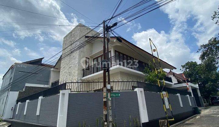 Dijual rumah dalam perum utara UGM 
Barat jalan kaliurang km7,5 2