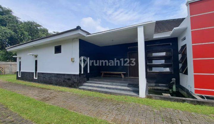 RUMAH CANTIK STRATEGIS DENGAN TANAH LUAS SEJUK DAN ASRI DI TRIHANGGO GAMPING SLEMAN Rumah SHM 2