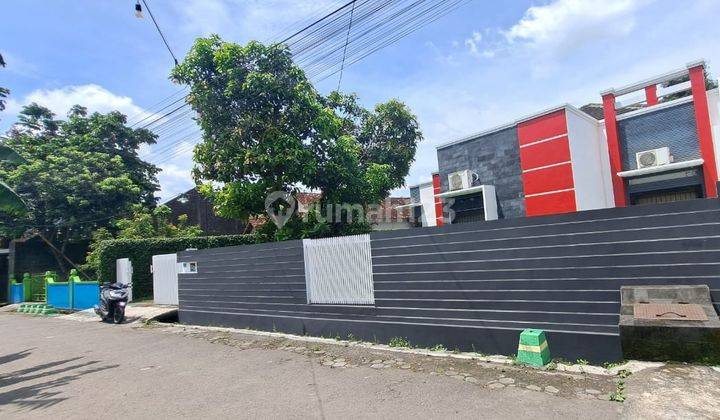 RUMAH CANTIK STRATEGIS DENGAN TANAH LUAS SEJUK DAN ASRI DI TRIHANGGO GAMPING SLEMAN Rumah SHM 1