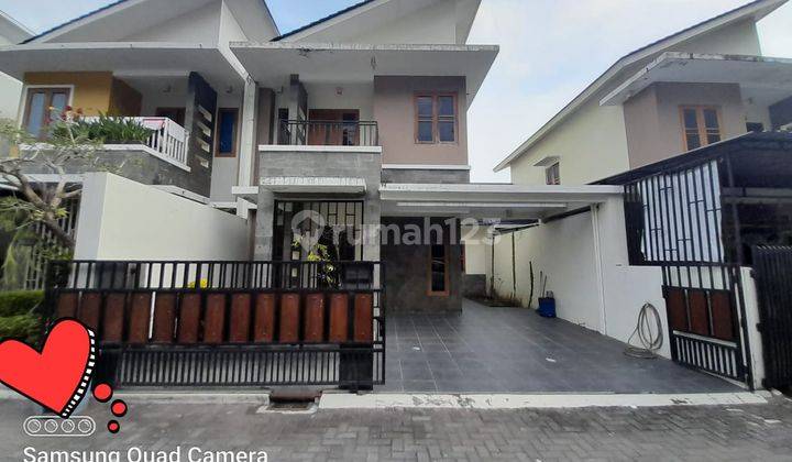 Rumah MEWAH 2 LANTAI GAYA EROPA - TATA RUANG NYAMAN DI DALAM CLUSTER ELITE DI Dekat Jogjabay SHM Rumah Bagus Utara 2