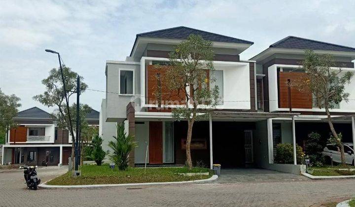 Dijual rumah mewah dalam perum bale wangsa residence di jalan magelang Yogyakarta
Dekat YIS Yogya International School Rumah di Jalan Magelang 2 Lantai SHM Baru 1