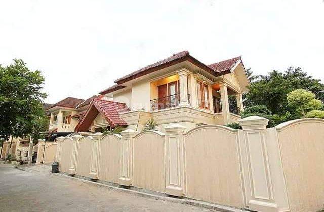 Dijual Rumah Mewah Klasik Modern Mediteranian Tropical
Dengan kolam renang di jalan godean, barat Rumah di Jalan godean 2 Lantai Bagus SHM Barat 1