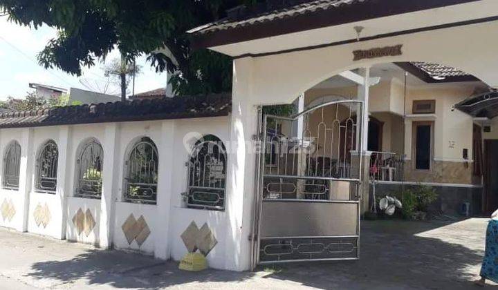 RUMAH MEWAH DENGAN TANAH DAN HALAMAN LUAS DI GEDONGKUNING BANGUNTAPAN DEKAT KE PUSAT KOTA JOGJA 1