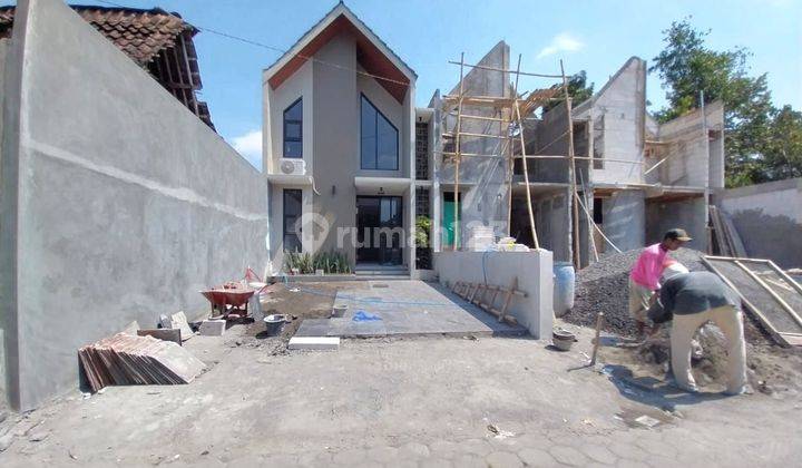 RUMAH MEWAH 2 LANTAI SCANDINAVIAN FULLY FURNISHED - KEKINIAN DI DEKAT BUDI MULA TAJEM WEDOMARTANI 1