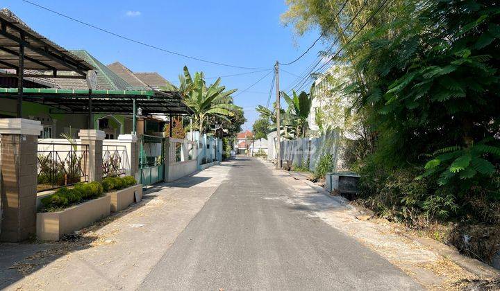 Rumah mewah dengan lokasi strategis. Lokasi dalam perumahan dengan keamanan 24 jam. Rumah di Jalan palagan km 8 2 Lantai SHM Baru di Jalan palagan km 8 2