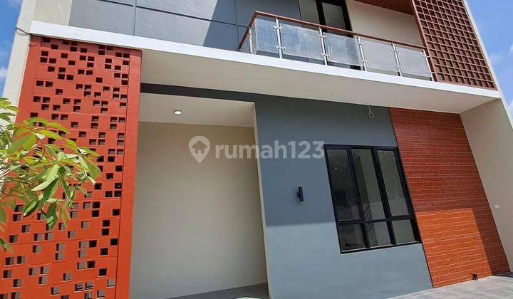 RUMAH MEWAH MODERN 2 LANTAI BERKUALITAS DALAM CLUSTER DI JALAN KALIURANG KM 13 DEKAT KAMPUS UII TERPADU di Jalan kaliurang km13 Rumah 2 Lantai SHM Baru di Jalan kaliurang km13 Rumah 2 Lantai SHM Baru 1