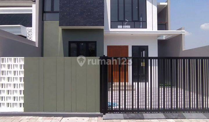 RUMAH BARU MEWAH MODERN SCANDINAVIAN  KONTEMPORER DALAM PERUM DI JALAN  KALIURANG KM 13. DEKAT KE KAMPUS UII

Perumahan Cluster One Gate, Jalan lingkungan lebar 5 meter, Akses mudah, asri dan sejuk. 2